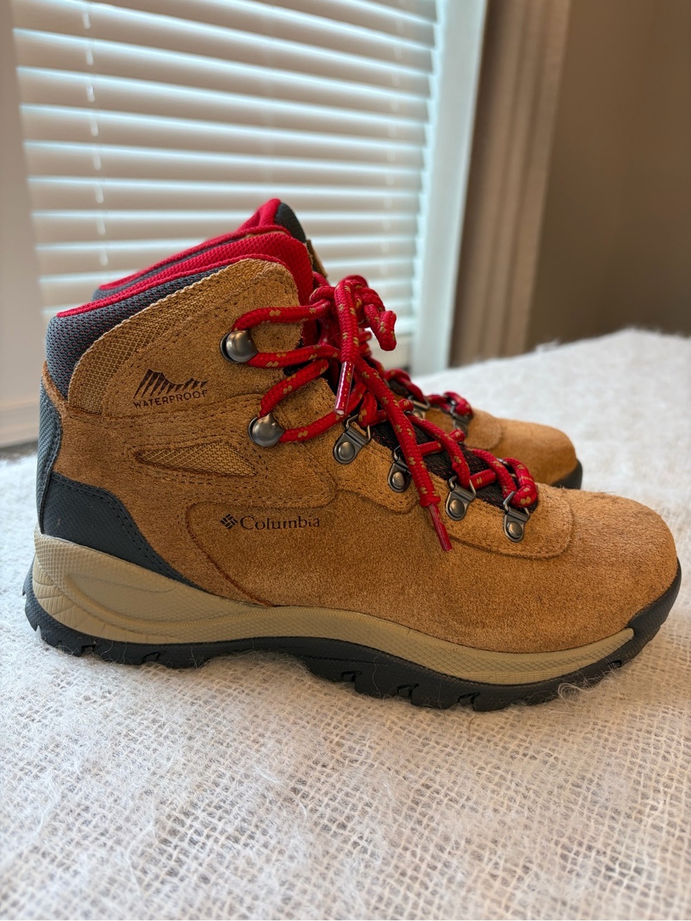 Columbia Newton Ridge Waterproof Hiking Boot size 7.5